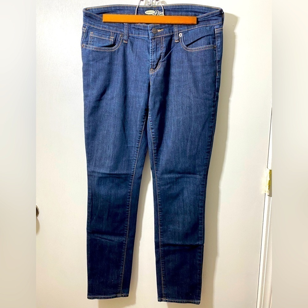 Old Navy jeans pants The Diva new rinse blue woman’s Sz 8.      P-04